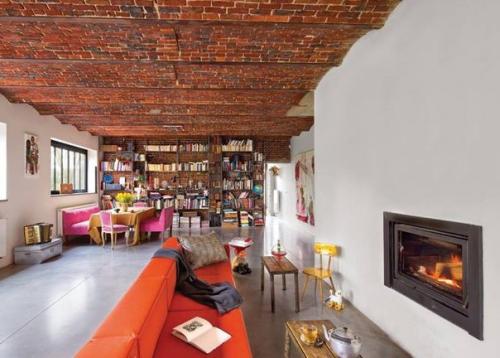 Вот так выглядит старый сарай в Бельгии;. 01