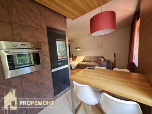 Очень крутой дизайнерский ремонт в квартире, площадью 54 кв. 06