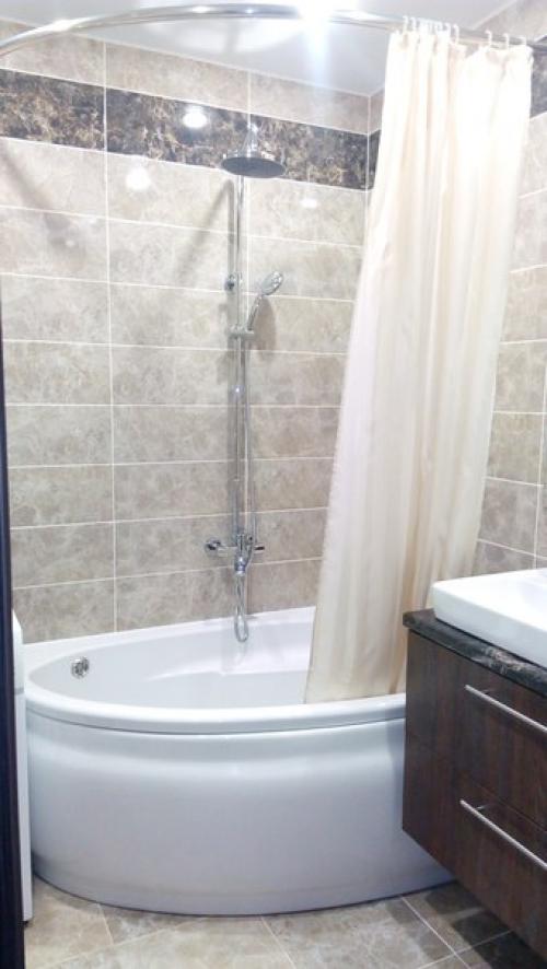 Закончили ремонт в ванной. 03