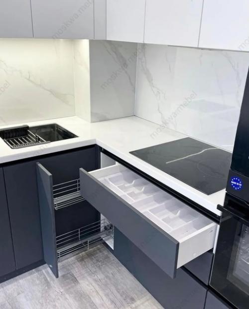 Кухня в матовом пластике. 03