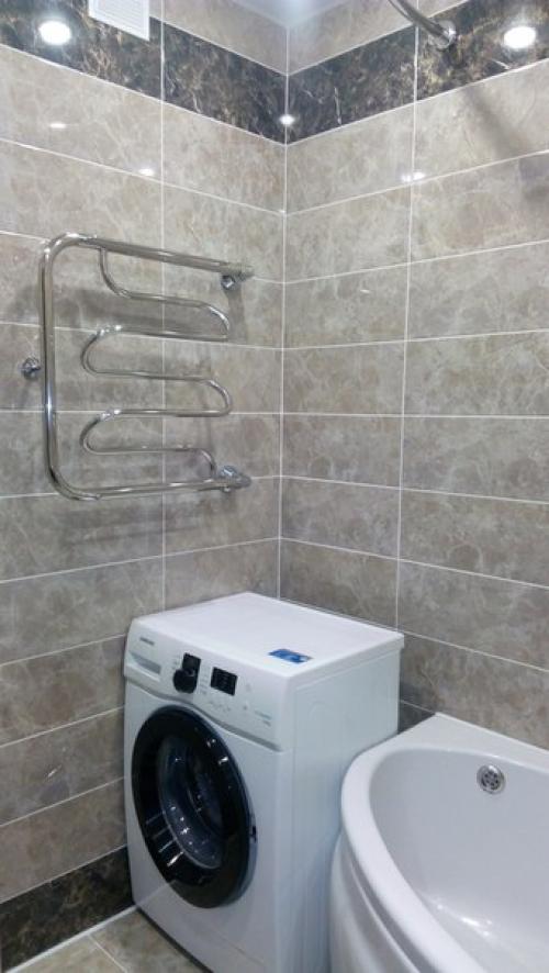 Закончили ремонт в ванной. 06