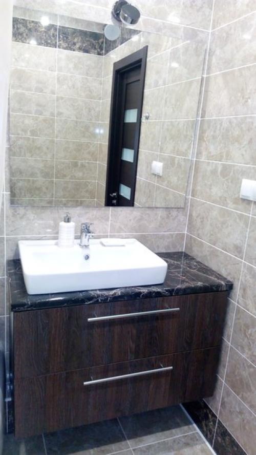 Закончили ремонт в ванной. 02