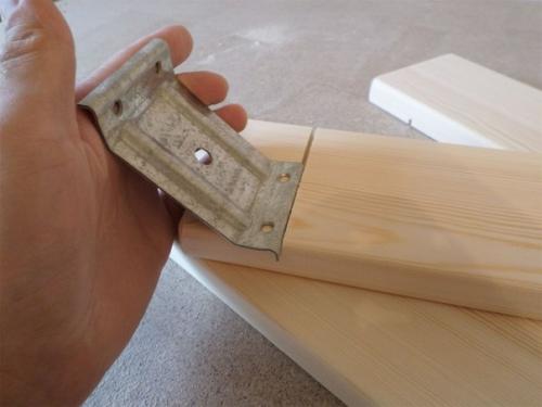 Мы делаем стол из массива сосны. 03