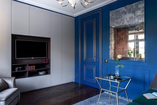 Преображение гостиной московской квартиры легендарного советского и российского актёра Александра Пяткова. 01