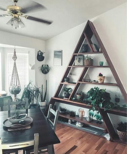 Треугольный треугольник. Угловатый своевольник. 09