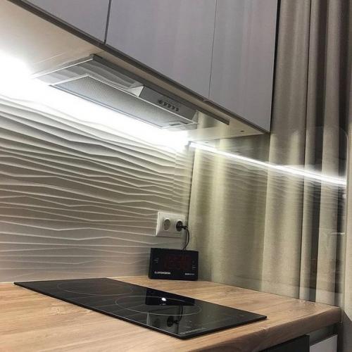 Вот так разместились на небольшой кухне. 01