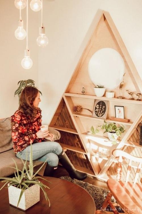 Треугольный треугольник. Угловатый своевольник. 06