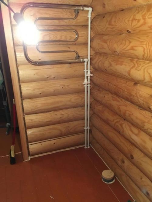 Хорошо, когда сам в отоплении рубишь, а не криворуких мастеров нанимать. 02