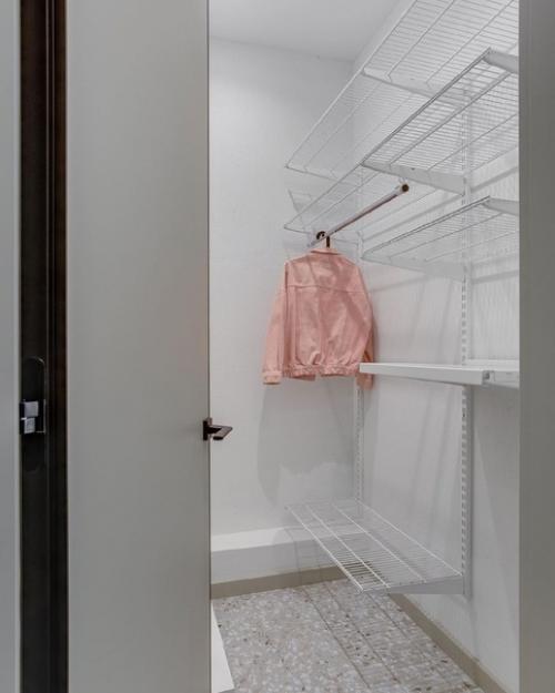 Светлый и минималистичный интерьер квартиры. 07