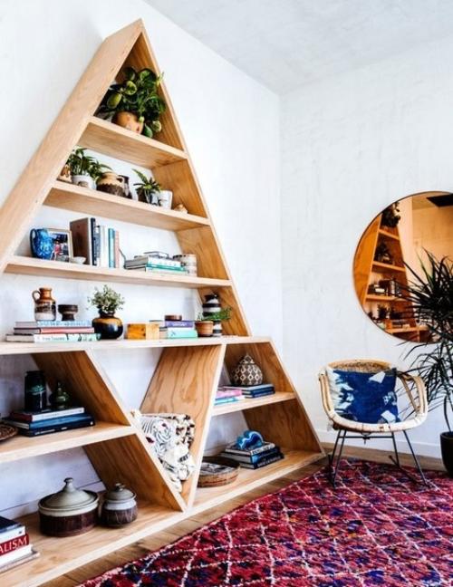 Треугольный треугольник. Угловатый своевольник. 07