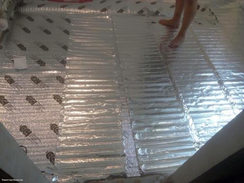 8 кв.  м. ремонтом занимался сам, гарнитур привезли мебельщики, замеры брали они же, но сборку им не доверил. 05