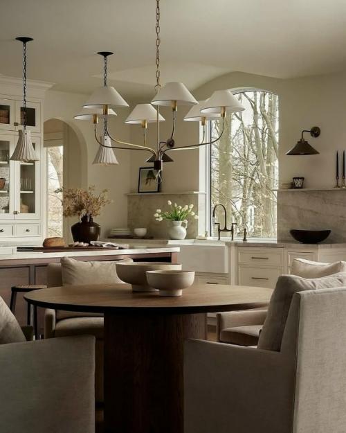 Этот загородный дом особой атмосферой уюта и спокойствия наполнен. 02