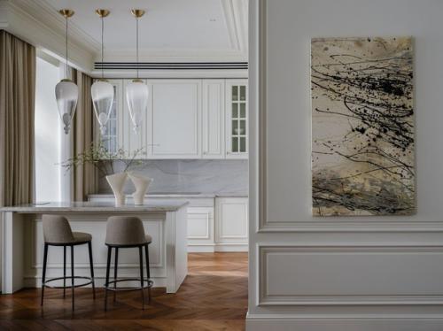 Изысканный и тонкий интерьер, в котором соединили современное и классическое, отправив в прошлое, не забыв о настоящем. 03