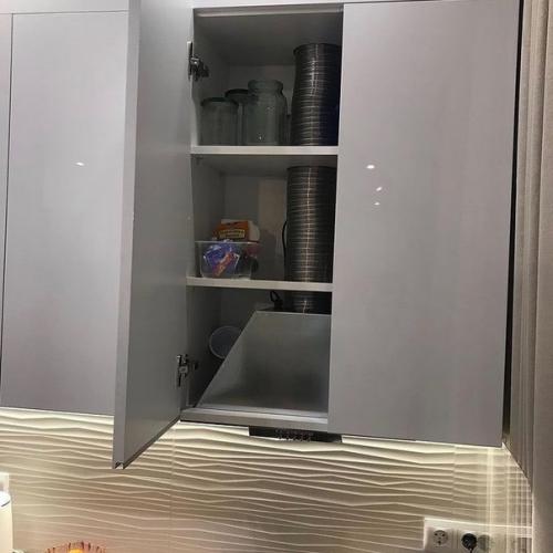 Вот так разместились на небольшой кухне. 02