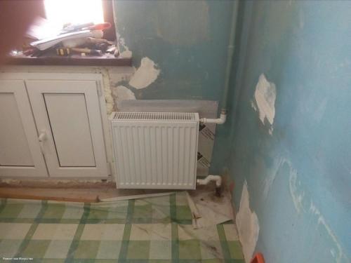 8 кв.  м. ремонтом занимался сам, гарнитур привезли мебельщики, замеры брали они же, но сборку им не доверил. 03