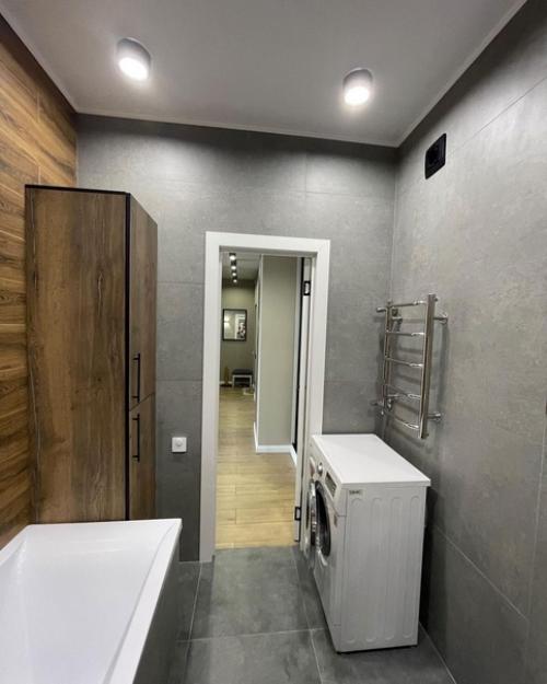 54 кв.  м после ремонта под дальнейшую сдачу в аренду свежий ремонт с хорошей мебелью. 06