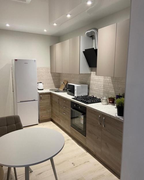 Квартира расположена на 5 этаже и удачно спланирована в просторную кухню - студию и спальню. 07