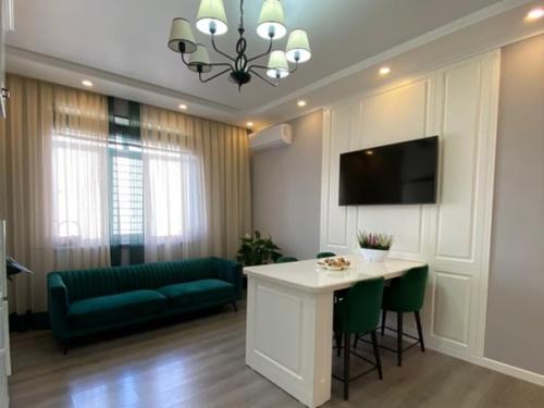 Переехали в прошлом году. 02