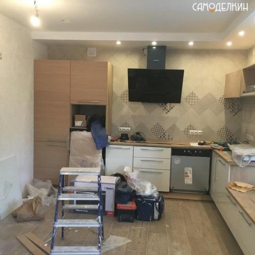 Добрый день.  Раз всем так понравилась солнечная желтая ванна, покажу и кухню из этого домика площадью 200 м 2. критикуйте. 07