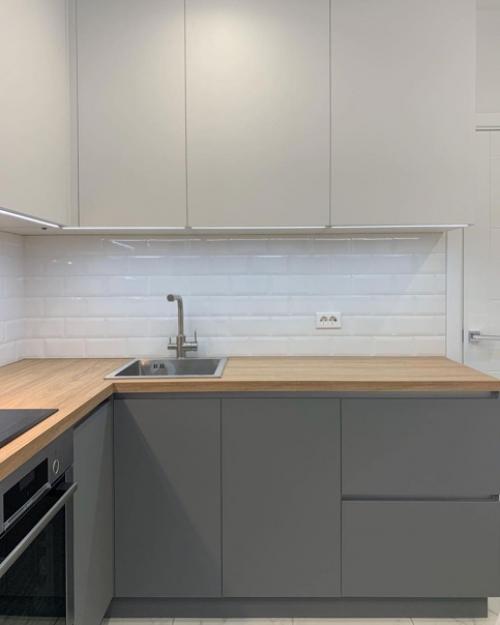 А вот и наш ремонт к концу подошёл. 01