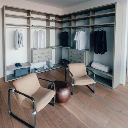 Вне хаоса. Гардеробная комната - пространство для творчества, и ее оформление должно быть соответствующим (пусть и на пару квадратных метров. 03