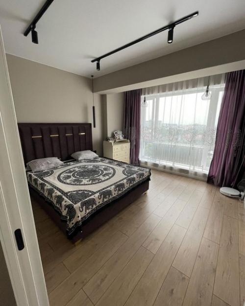 54 кв.  м после ремонта под дальнейшую сдачу в аренду свежий ремонт с хорошей мебелью. 04