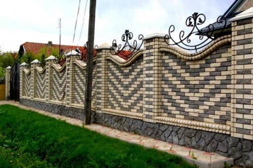 Дизайнерские решения красивых заборов из кирпича. 05
