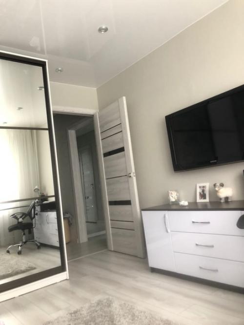 Сделали ремонт в комнате сына подростка, подскажите, пожалуйста, какие шторы подойдут? 02