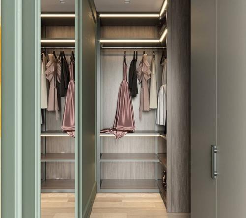 Уютная спальня, из которой есть прямой доступ в ванную комнату и гардероб. 04