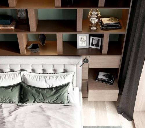 Уютная спальня, из которой есть прямой доступ в ванную комнату и гардероб. 02