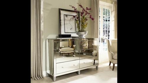 Зеркальная мебель - интересный способ визуально увеличить пространство в комнате. 02