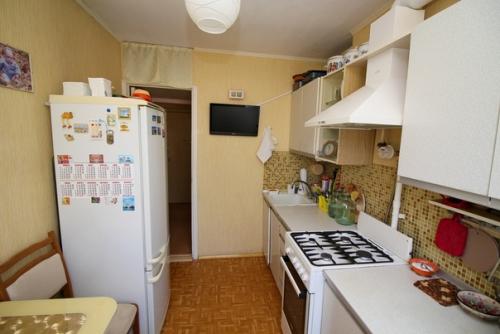 Муж своими руками ремонт на кухне сделал. 09