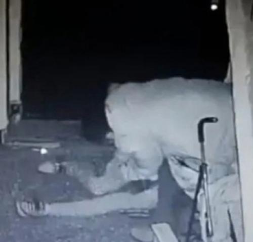 16-Летняя школьница обратилась в полицию после 3 месяцев молчания. 01