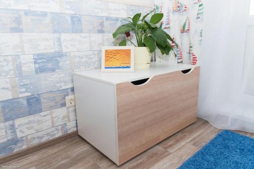 Добрый день!  Сделали в детской комнате ремонт вся мебель кроме чисто белого стеллажа - моя сборка по мотивам стувы из Ikea. 03