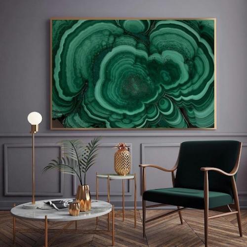 Предметы мебели или декора изумрудного цвета станут хорошим акцентом в интерьере комнаты. 08