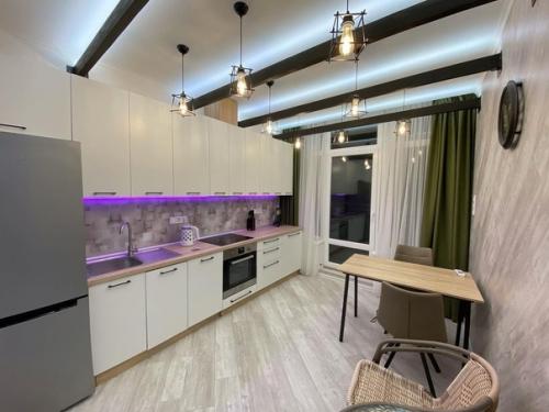 Сделали ремонт своими руками в студии под аренду. 09