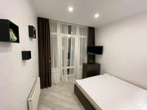 Сделали ремонт своими руками в студии под аренду. 05