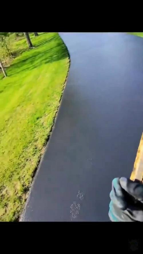 Отличное покрытие - жидкий асфальт. 01