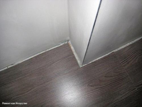 Стелим ламинат. Самое главное превосходство у ламината перед иными покрытиями пола, так это то, что его легко и просто укладывать. 02 Стелим ламинат. Самое главное превосходство у ламината перед иными покрытиями пола, так это то, что его легко и просто укладывать. 02