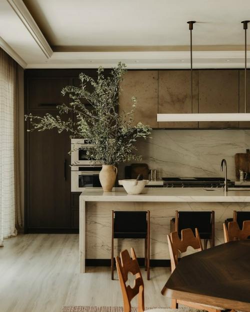 Этот загородный дом в современном стиле поражает гармонией архитектуры и света. 01