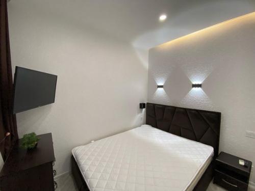 Сделали ремонт своими руками в студии под аренду. 07