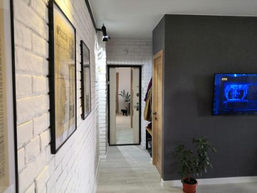 Наконец - то и я закончил ремонт в 2 х комнатной хрущевке площадь 44 м 2. все делал сам, ушел почти год. 06