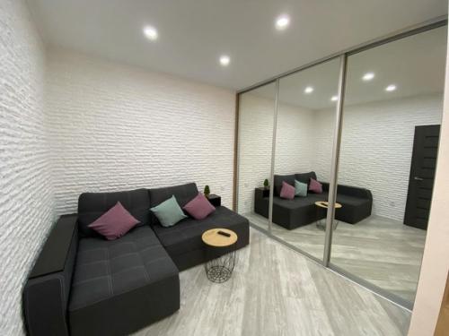 Сделали ремонт своими руками в студии под аренду. 02