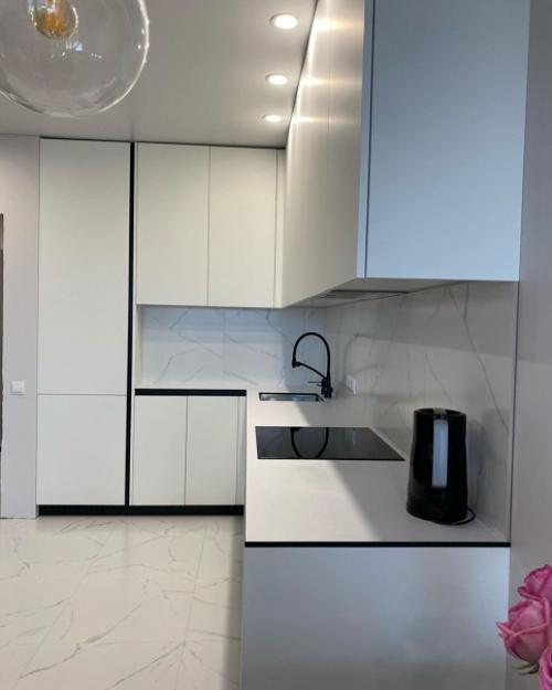 А это уже наша кухня после монтажа. 02