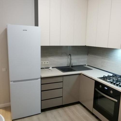 Оренда!  Сучасна квартира з ремонтом, індивідуальним опаленням, меблями та технікою. 07