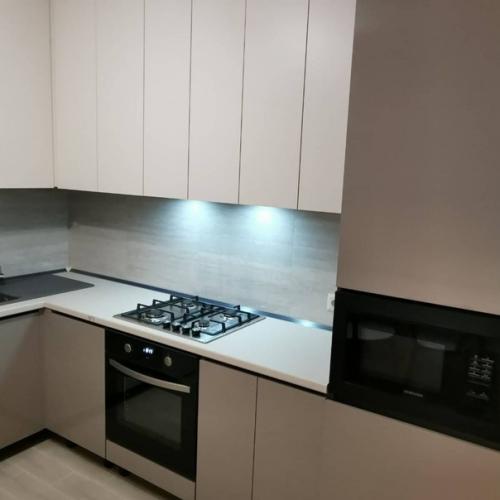 Оренда!  Сучасна квартира з ремонтом, індивідуальним опаленням, меблями та технікою. 01