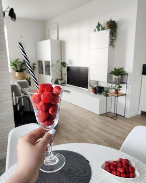 Пару лет назад мы с мужем купили обыкновенную двухкомнатную квартиру в новостройке площадью 60 кв. 06