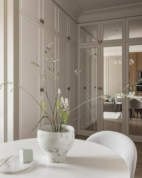 Застройщик квартиру без перегородок сдавал. 04