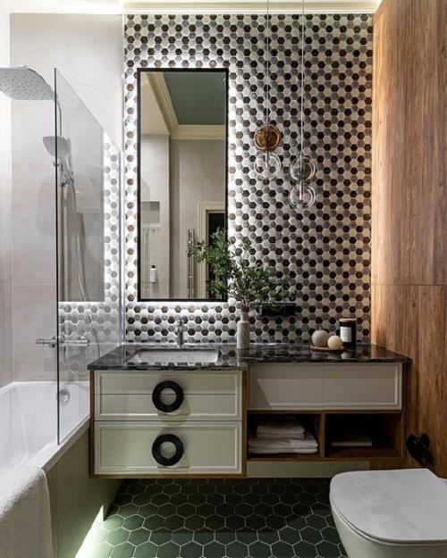 Светлый интерьер с акцентами зеленого цвета и обязательным наличием ванны в санузле. 07