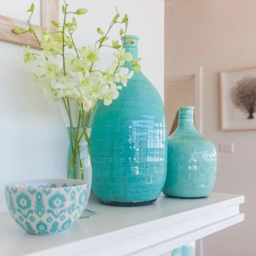 Бирюзовый цвет может Оживить любой интерьер: комнаты, оформленные в этих тонах, кажутся просторнее и светлее. 01